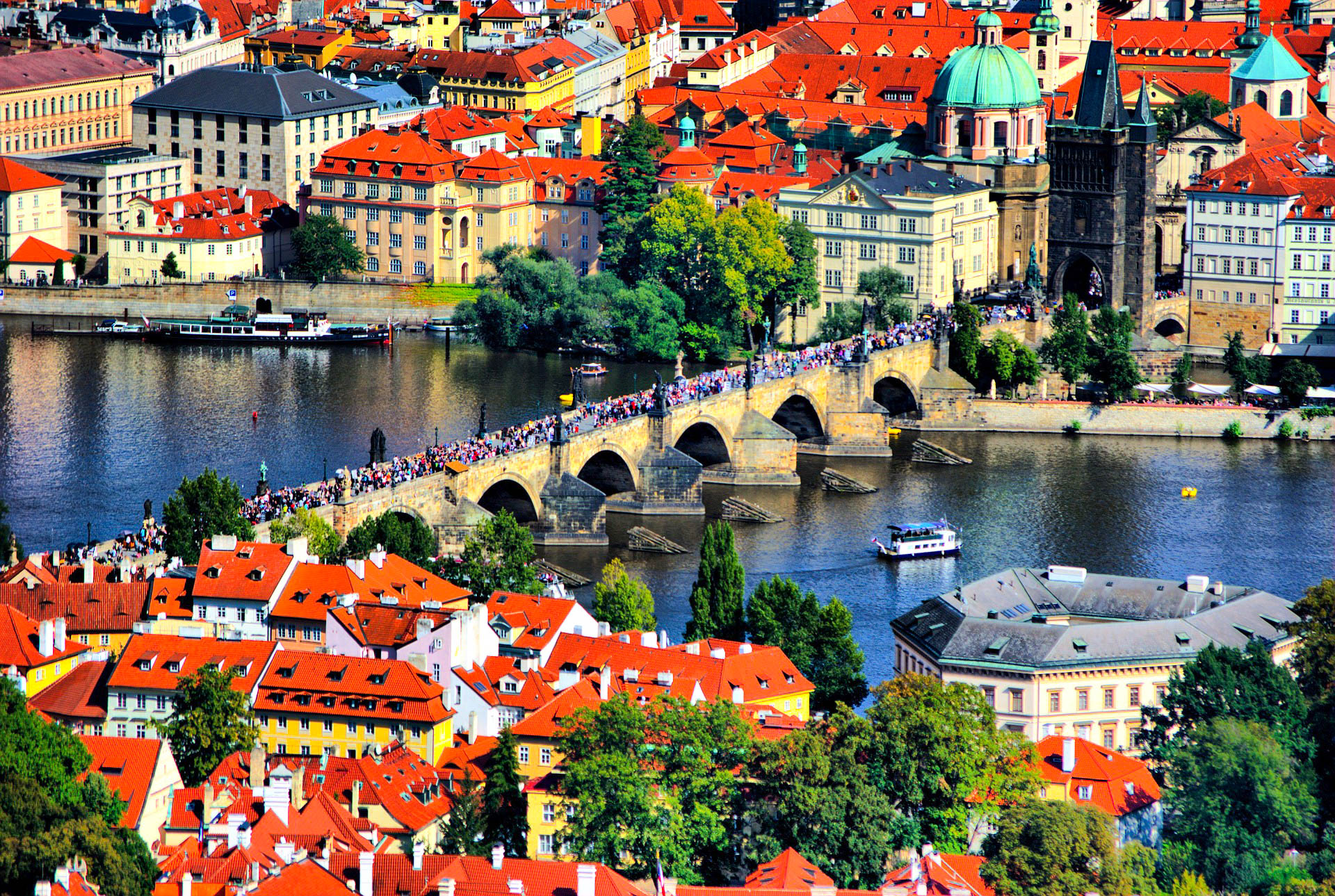 Прага в июне: что делать и как отдохнуть
